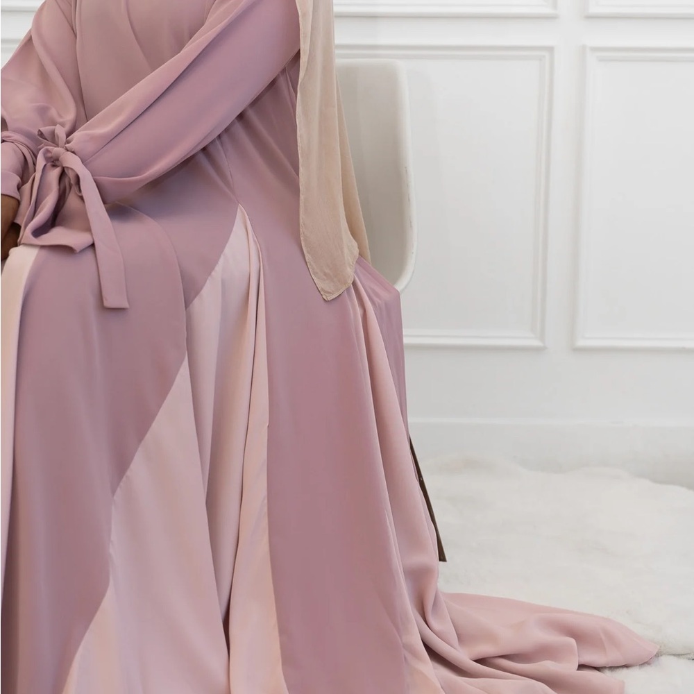 Chic Long Sleeve Two Tone Mauve and Cream Dress